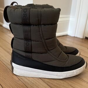 Sorel Women’s Puffer Winter Boots - Olive Green - 8.5